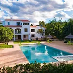 Mediterranean Luxe • 8pax • Pool • Bbq •cozy * Dénia
